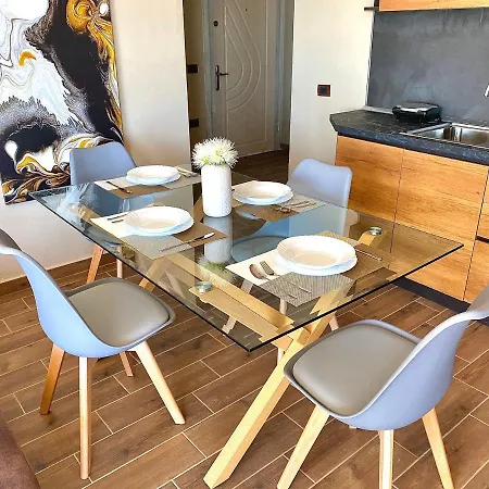 Eka Luxury Beachfront One-bedroom Vlorë