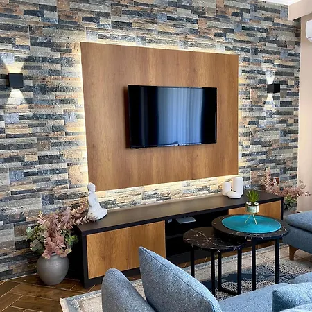 Eka Luxury Beachfront One-bedroom Apartment Vlorë