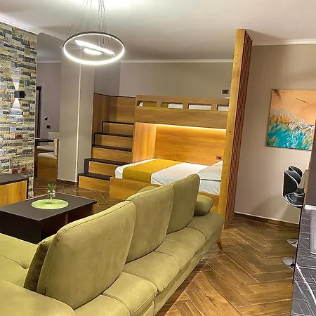 Apartament Eka Luxury Beachfront One-bedroom Wlora
