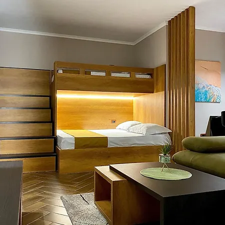 Eka Luxury Beachfront One-bedroom Apartament Wlora
