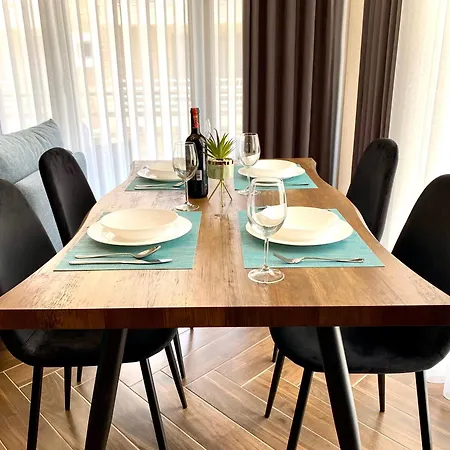 Apartament Eka Luxury Beachfront One-bedroom *