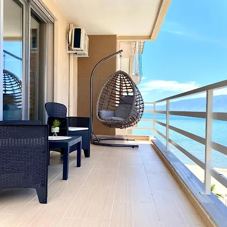 Eka Luxury Beachfront One-bedroom *